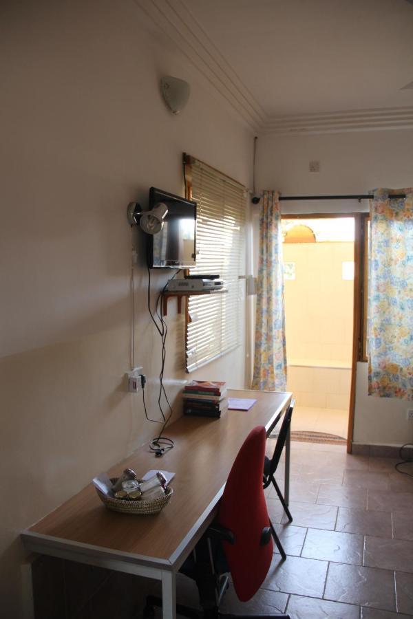 Busy Bee Apartments Kololi Dış mekan fotoğraf